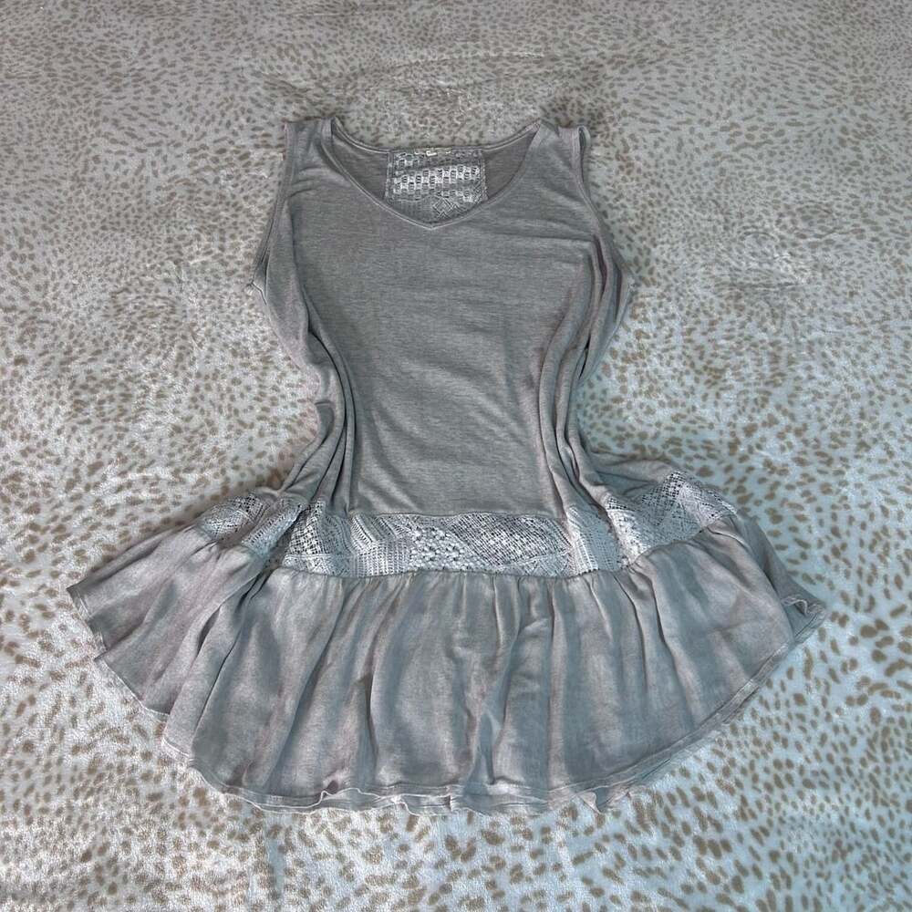 Mystree Tank Top Size L Gray Lace Ruffle Hem Tunic